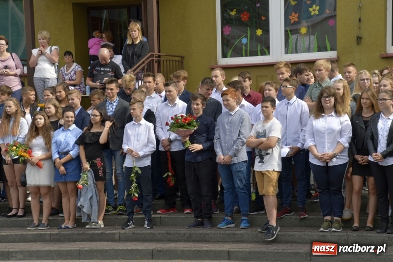 Zdjęcie w galerii na portalu naszraciborz.pl: Uczniowie SP18 pożegnali rok szkolny i… panią dyrektor wiadomości z regionu