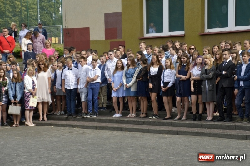 Zdjęcie w galerii na portalu naszraciborz.pl: Uczniowie SP18 pożegnali rok szkolny i… panią dyrektor wiadomości z regionu