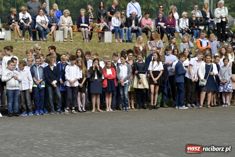 Zdjęcie w galerii na portalu naszraciborz.pl: Uczniowie SP18 pożegnali rok szkolny i… panią dyrektor wiadomości z regionu