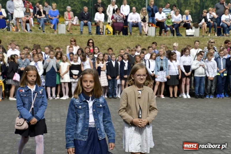 Zdjęcie w galerii na portalu naszraciborz.pl: Uczniowie SP18 pożegnali rok szkolny i… panią dyrektor wiadomości z regionu