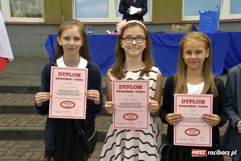 Zdjęcie w galerii na portalu naszraciborz.pl: Uczniowie SP18 pożegnali rok szkolny i… panią dyrektor wiadomości z regionu