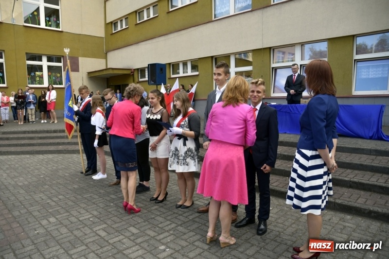 Zdjęcie w galerii na portalu naszraciborz.pl: Uczniowie SP18 pożegnali rok szkolny i… panią dyrektor wiadomości z regionu