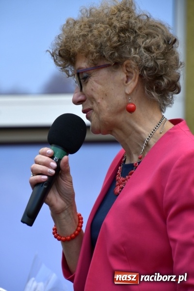 Zdjęcie w galerii na portalu naszraciborz.pl: Uczniowie SP18 pożegnali rok szkolny i… panią dyrektor wiadomości z regionu