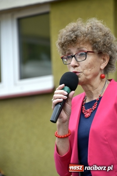 Zdjęcie w galerii na portalu naszraciborz.pl: Uczniowie SP18 pożegnali rok szkolny i… panią dyrektor wiadomości z regionu