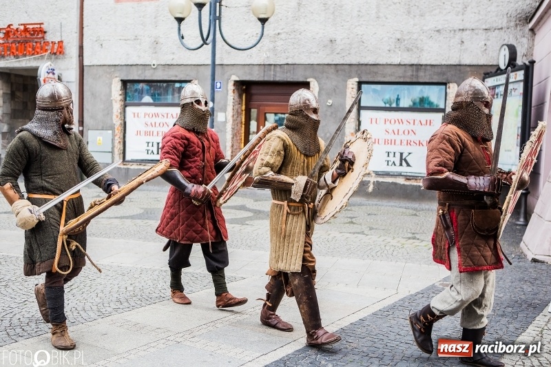 Zdjęcie w galerii na portalu naszraciborz.pl: Koncert zespołu JAR i walki wojów  wiadomości z regionu