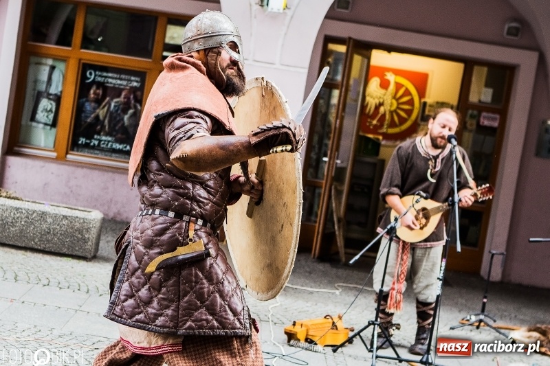 Zdjęcie w galerii na portalu naszraciborz.pl: Koncert zespołu JAR i walki wojów  wiadomości z regionu