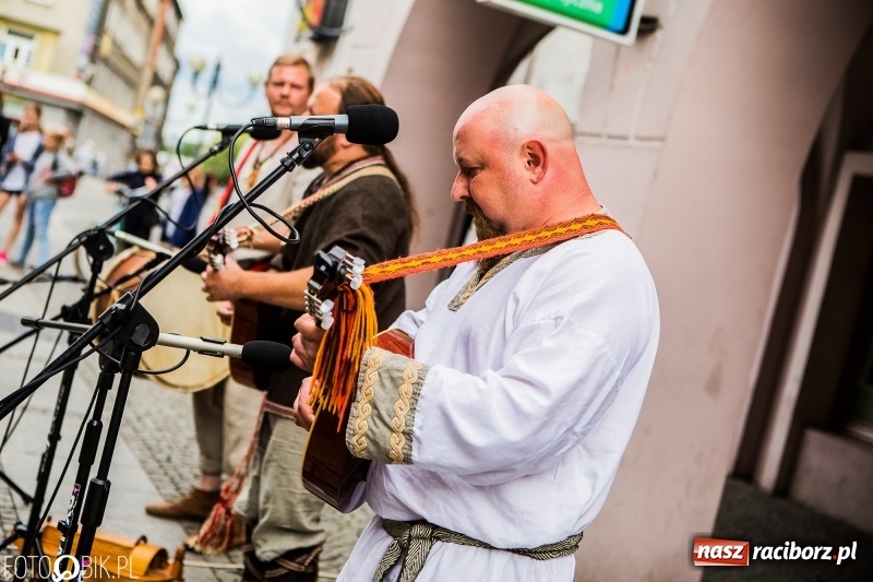 Zdjęcie w galerii na portalu naszraciborz.pl: Koncert zespołu JAR i walki wojów  wiadomości z regionu