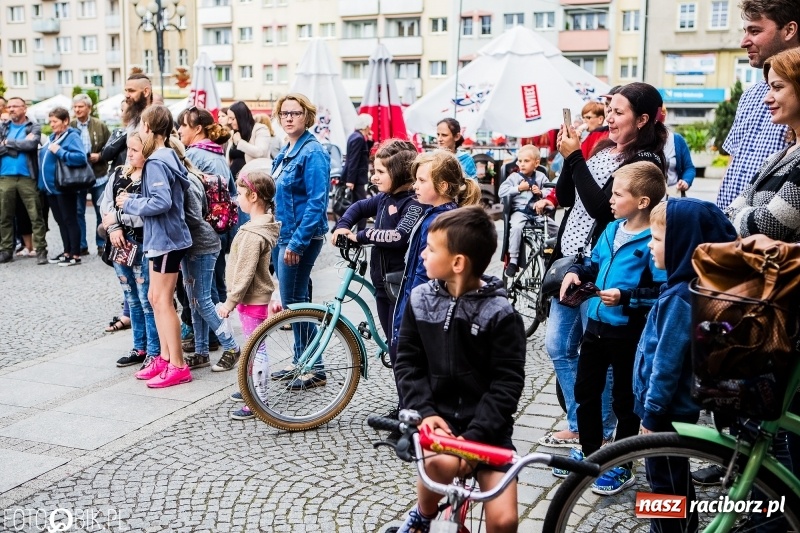 Zdjęcie w galerii na portalu naszraciborz.pl: Koncert zespołu JAR i walki wojów  wiadomości z regionu