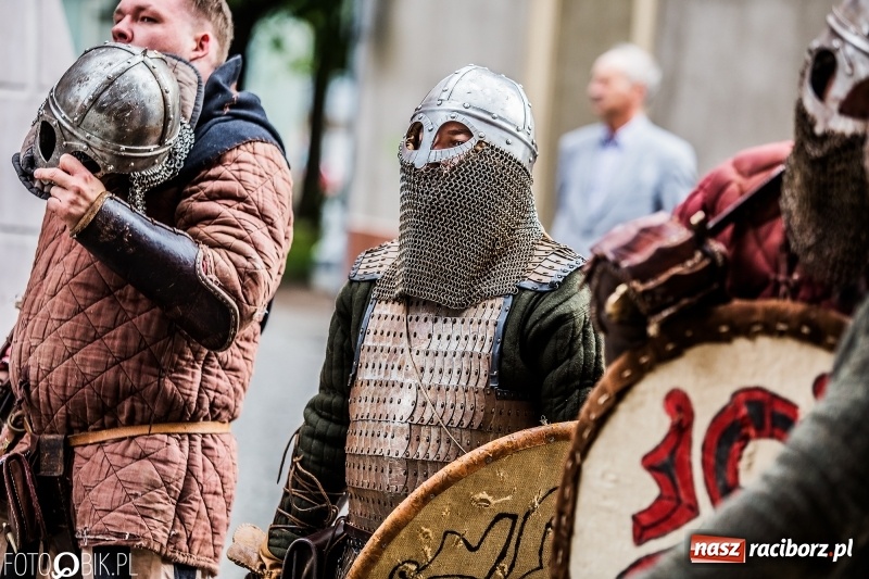 Zdjęcie w galerii na portalu naszraciborz.pl: Koncert zespołu JAR i walki wojów  wiadomości z regionu
