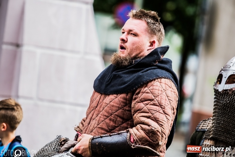 Zdjęcie w galerii na portalu naszraciborz.pl: Koncert zespołu JAR i walki wojów  wiadomości z regionu