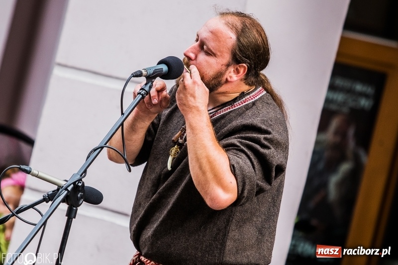 Zdjęcie w galerii na portalu naszraciborz.pl: Koncert zespołu JAR i walki wojów  wiadomości z regionu