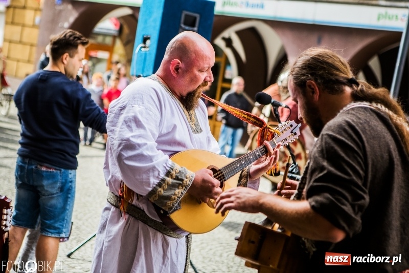 Zdjęcie w galerii na portalu naszraciborz.pl: Koncert zespołu JAR i walki wojów  wiadomości z regionu