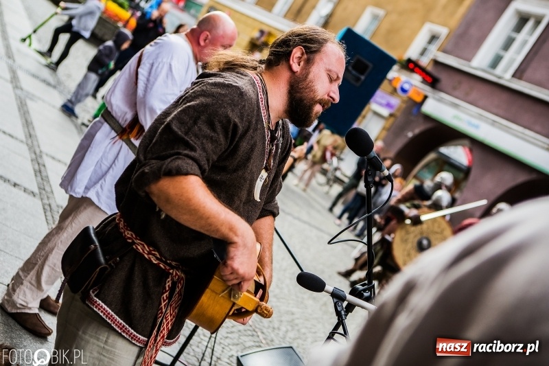 Zdjęcie w galerii na portalu naszraciborz.pl: Koncert zespołu JAR i walki wojów  wiadomości z regionu