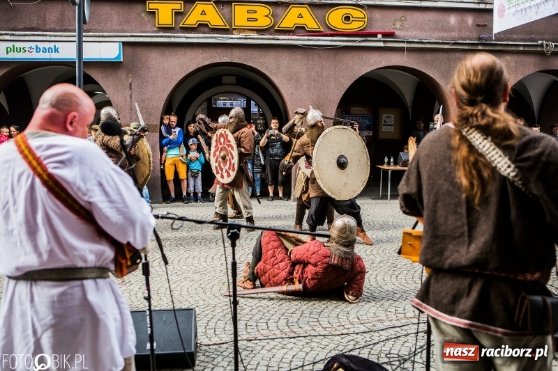 Zdjęcie w galerii na portalu naszraciborz.pl: Koncert zespołu JAR i walki wojów  wiadomości z regionu