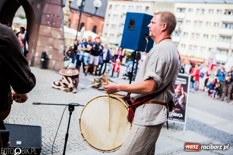 Zdjęcie w galerii na portalu naszraciborz.pl: Koncert zespołu JAR i walki wojów  wiadomości z regionu