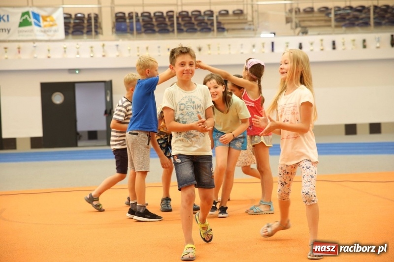 Zdjęcie w galerii na portalu naszraciborz.pl: ZSOMS zakończył rok szkolny rodzinnym piknikiem wiadomości z regionu