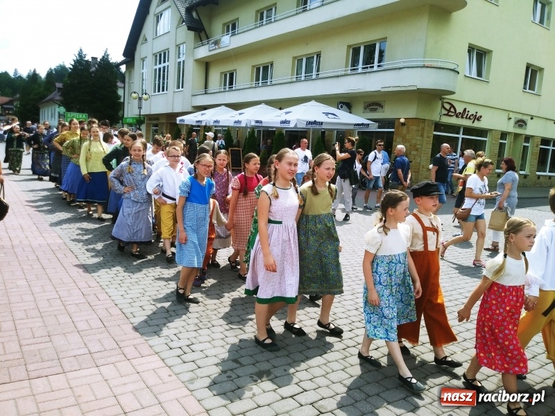 Zdjęcie w galerii na portalu naszraciborz.pl: Pasmo sukcesów zespołów Źródła  wiadomości z regionu