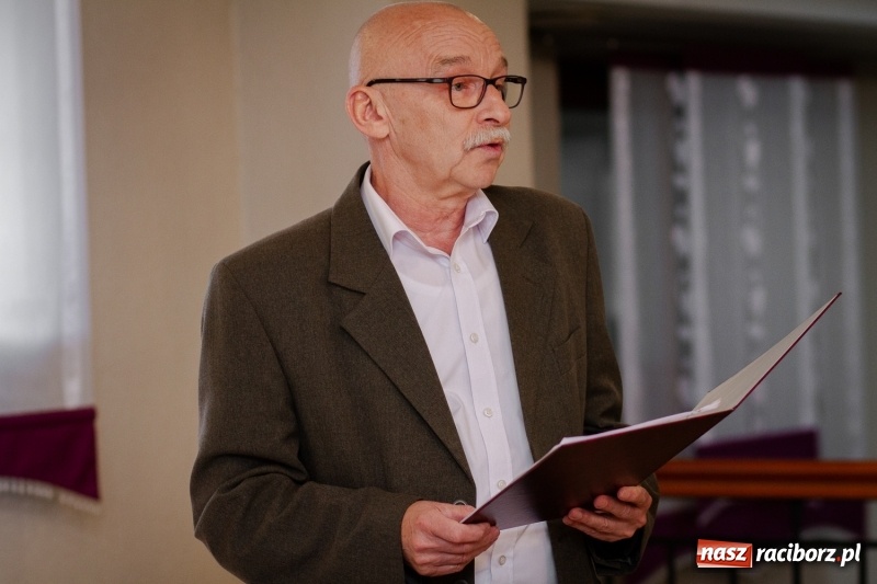 Zdjęcie w galerii na portalu naszraciborz.pl: Prymusi z gminy Krzanowice odebrali gratulacje od burmistrza  wiadomości z regionu