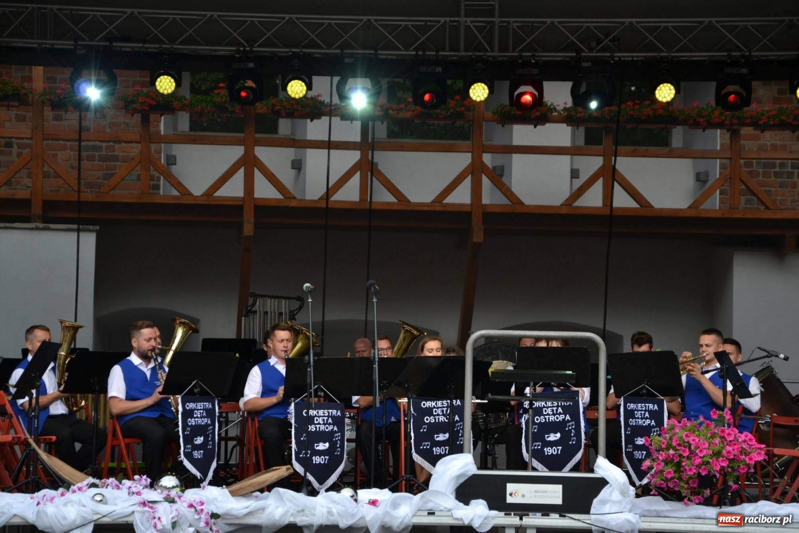 Zdjęcie w galerii na portalu naszraciborz.pl: Orkiestra Bundeswery wystąpiła na Zamku Piastowskim FOTO i WIDEO wiadomości z regionu