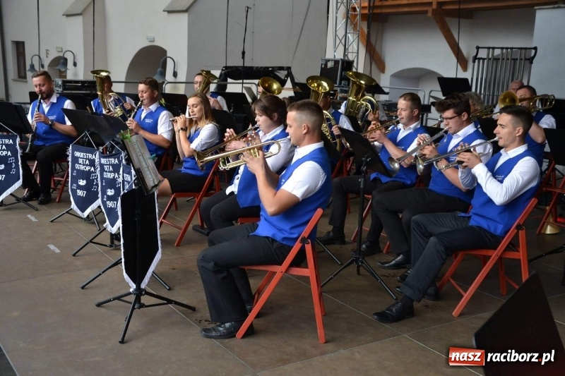 Zdjęcie w galerii na portalu naszraciborz.pl: Orkiestra Bundeswery wystąpiła na Zamku Piastowskim FOTO i WIDEO wiadomości z regionu