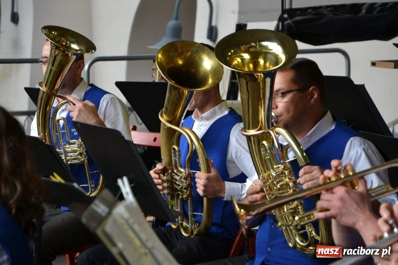 Zdjęcie w galerii na portalu naszraciborz.pl: Orkiestra Bundeswery wystąpiła na Zamku Piastowskim FOTO i WIDEO wiadomości z regionu
