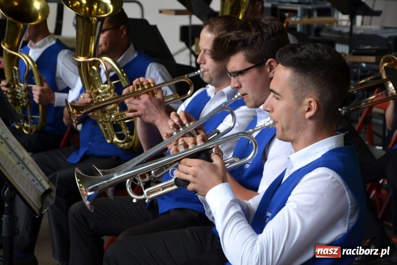 Zdjęcie w galerii na portalu naszraciborz.pl: Orkiestra Bundeswery wystąpiła na Zamku Piastowskim FOTO i WIDEO wiadomości z regionu