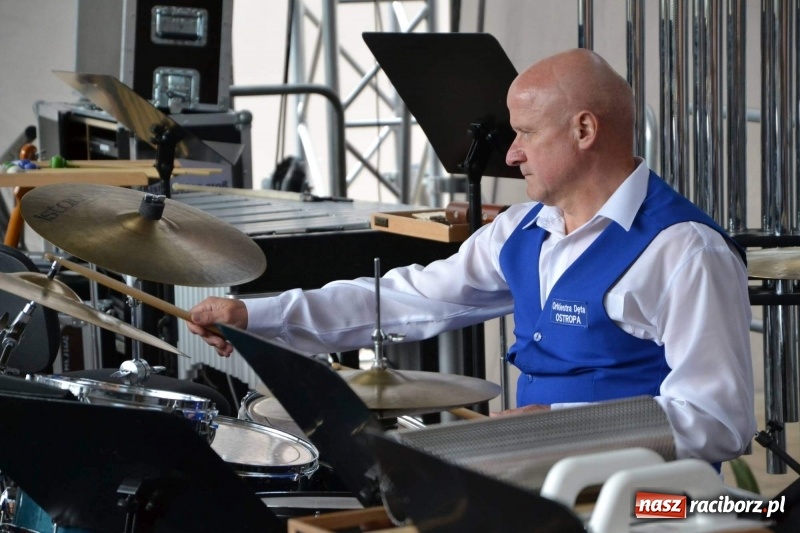 Zdjęcie w galerii na portalu naszraciborz.pl: Orkiestra Bundeswery wystąpiła na Zamku Piastowskim FOTO i WIDEO wiadomości z regionu