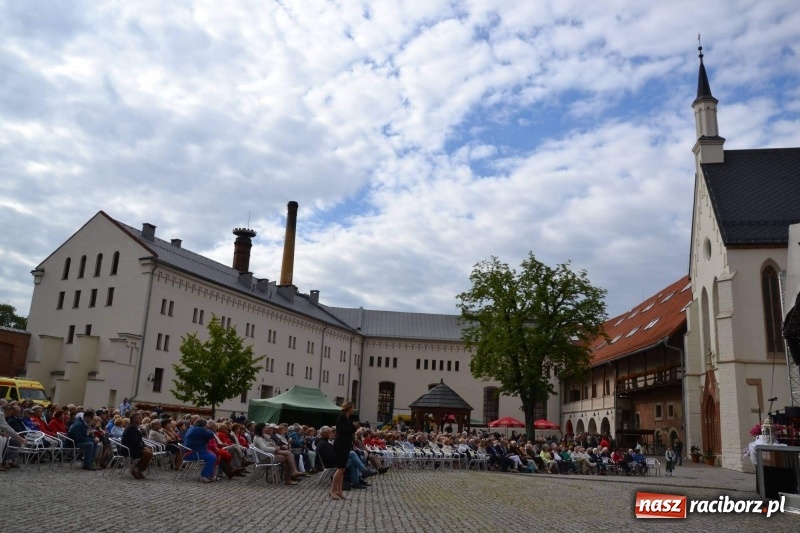 Zdjęcie w galerii na portalu naszraciborz.pl: Orkiestra Bundeswery wystąpiła na Zamku Piastowskim FOTO i WIDEO wiadomości z regionu
