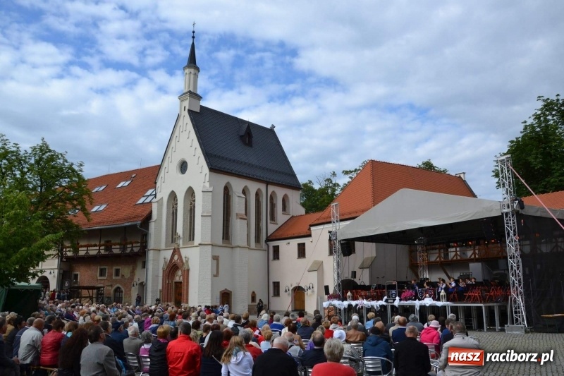 Zdjęcie w galerii na portalu naszraciborz.pl: Orkiestra Bundeswery wystąpiła na Zamku Piastowskim FOTO i WIDEO wiadomości z regionu