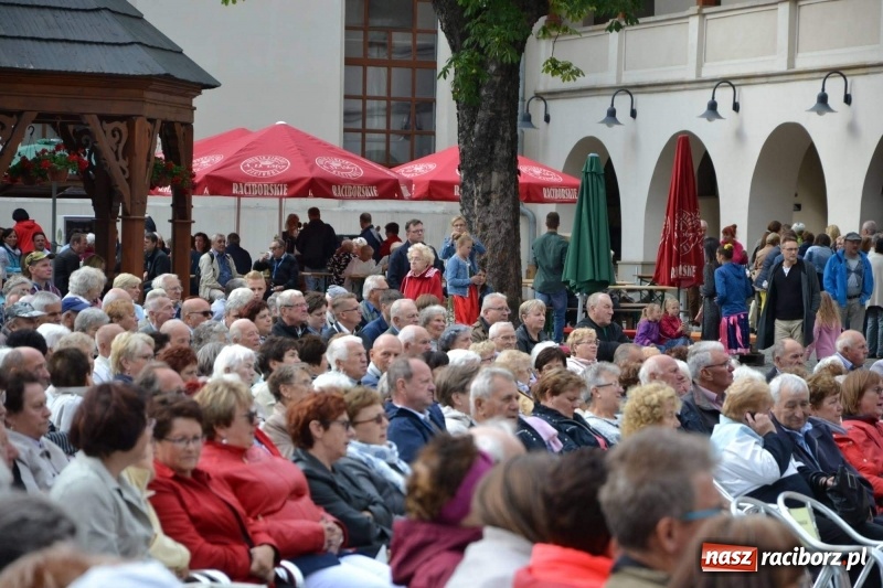 Zdjęcie w galerii na portalu naszraciborz.pl: Orkiestra Bundeswery wystąpiła na Zamku Piastowskim FOTO i WIDEO wiadomości z regionu