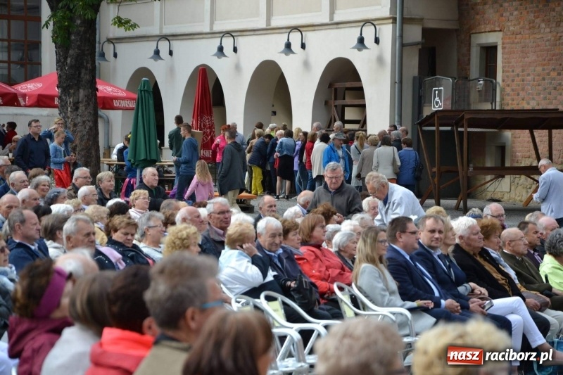 Zdjęcie w galerii na portalu naszraciborz.pl: Orkiestra Bundeswery wystąpiła na Zamku Piastowskim FOTO i WIDEO wiadomości z regionu