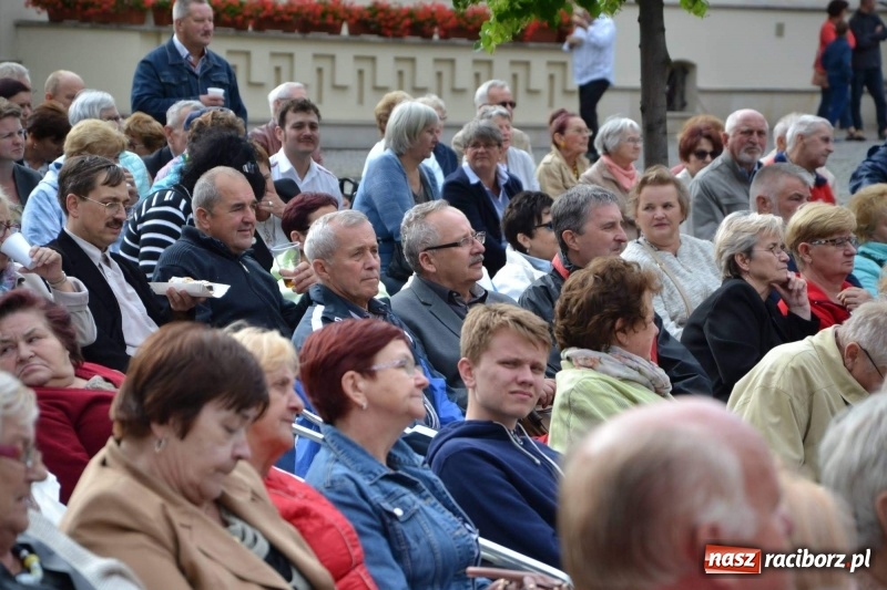 Zdjęcie w galerii na portalu naszraciborz.pl: Orkiestra Bundeswery wystąpiła na Zamku Piastowskim FOTO i WIDEO wiadomości z regionu