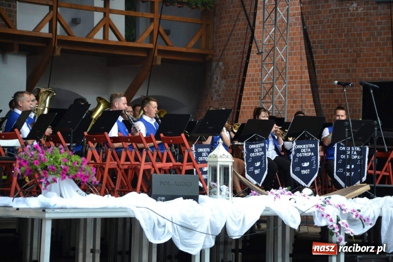 Zdjęcie w galerii na portalu naszraciborz.pl: Orkiestra Bundeswery wystąpiła na Zamku Piastowskim FOTO i WIDEO wiadomości z regionu