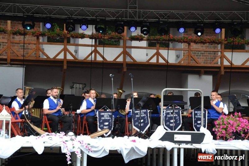 Zdjęcie w galerii na portalu naszraciborz.pl: Orkiestra Bundeswery wystąpiła na Zamku Piastowskim FOTO i WIDEO wiadomości z regionu