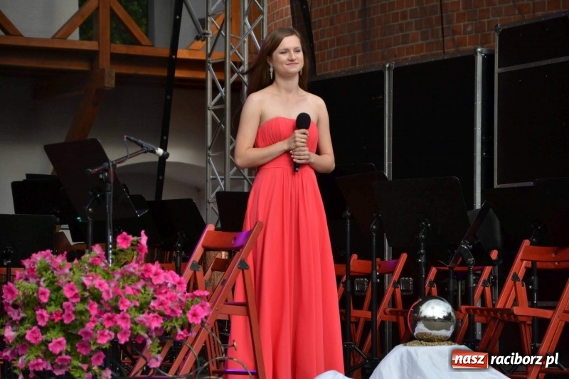 Zdjęcie w galerii na portalu naszraciborz.pl: Orkiestra Bundeswery wystąpiła na Zamku Piastowskim FOTO i WIDEO wiadomości z regionu