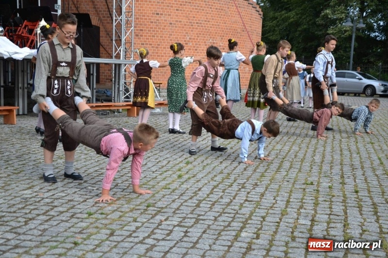 Zdjęcie w galerii na portalu naszraciborz.pl: Orkiestra Bundeswery wystąpiła na Zamku Piastowskim FOTO i WIDEO wiadomości z regionu