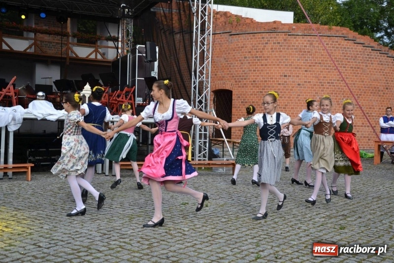Zdjęcie w galerii na portalu naszraciborz.pl: Orkiestra Bundeswery wystąpiła na Zamku Piastowskim FOTO i WIDEO wiadomości z regionu
