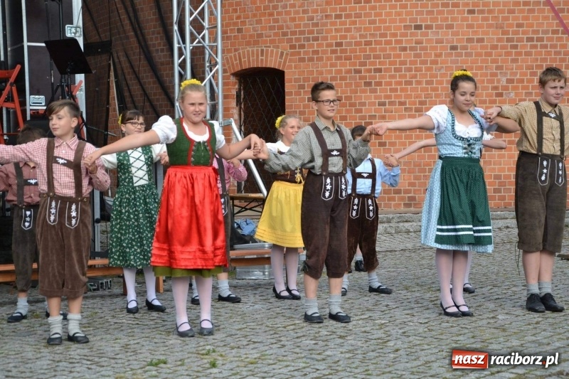 Zdjęcie w galerii na portalu naszraciborz.pl: Orkiestra Bundeswery wystąpiła na Zamku Piastowskim FOTO i WIDEO wiadomości z regionu