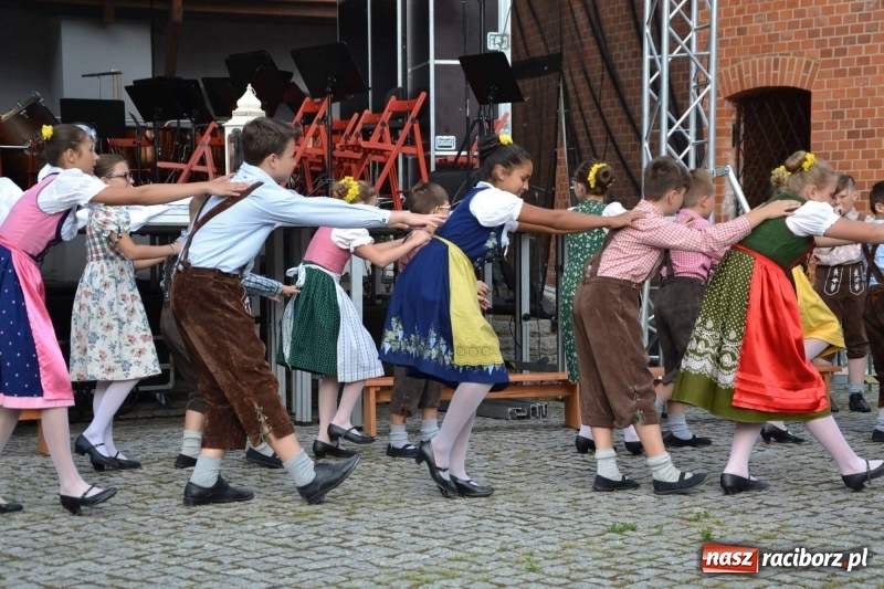 Zdjęcie w galerii na portalu naszraciborz.pl: Orkiestra Bundeswery wystąpiła na Zamku Piastowskim FOTO i WIDEO wiadomości z regionu
