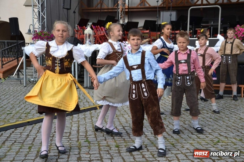 Zdjęcie w galerii na portalu naszraciborz.pl: Orkiestra Bundeswery wystąpiła na Zamku Piastowskim FOTO i WIDEO wiadomości z regionu