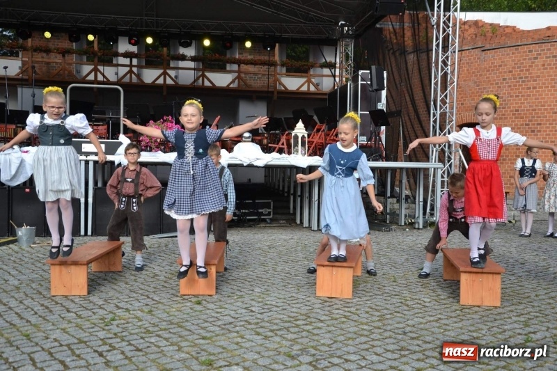 Zdjęcie w galerii na portalu naszraciborz.pl: Orkiestra Bundeswery wystąpiła na Zamku Piastowskim FOTO i WIDEO wiadomości z regionu