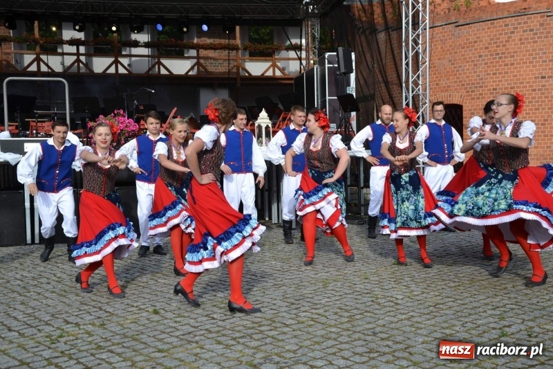 Zdjęcie w galerii na portalu naszraciborz.pl: Orkiestra Bundeswery wystąpiła na Zamku Piastowskim FOTO i WIDEO wiadomości z regionu