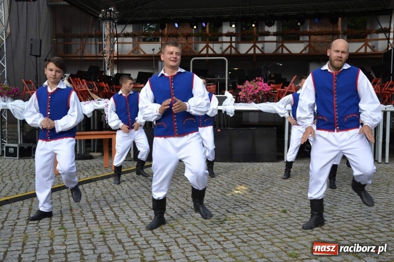 Zdjęcie w galerii na portalu naszraciborz.pl: Orkiestra Bundeswery wystąpiła na Zamku Piastowskim FOTO i WIDEO wiadomości z regionu
