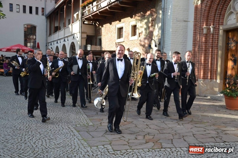 Zdjęcie w galerii na portalu naszraciborz.pl: Orkiestra Bundeswery wystąpiła na Zamku Piastowskim FOTO i WIDEO wiadomości z regionu