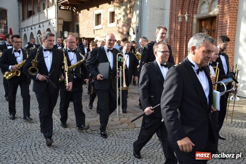 Zdjęcie w galerii na portalu naszraciborz.pl: Orkiestra Bundeswery wystąpiła na Zamku Piastowskim FOTO i WIDEO wiadomości z regionu