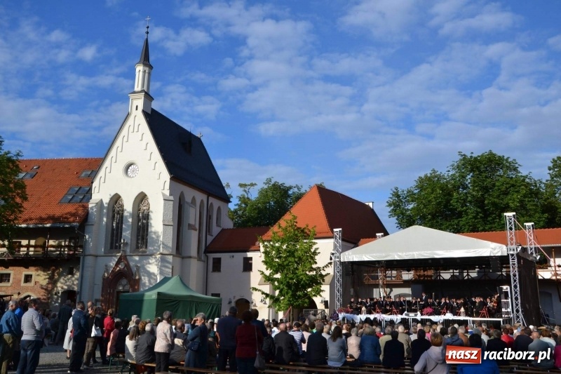 Zdjęcie w galerii na portalu naszraciborz.pl: Orkiestra Bundeswery wystąpiła na Zamku Piastowskim FOTO i WIDEO wiadomości z regionu