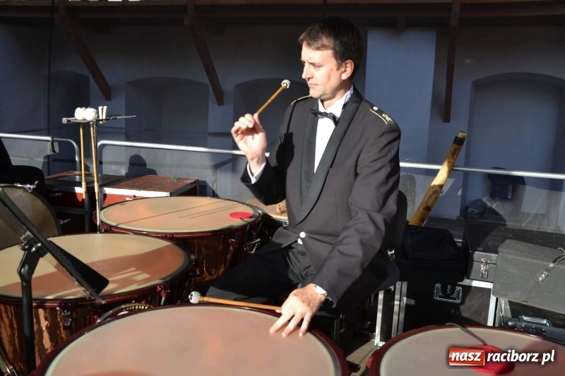 Zdjęcie w galerii na portalu naszraciborz.pl: Orkiestra Bundeswery wystąpiła na Zamku Piastowskim FOTO i WIDEO wiadomości z regionu