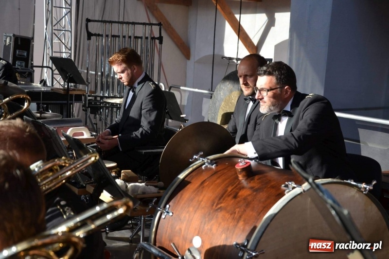 Zdjęcie w galerii na portalu naszraciborz.pl: Orkiestra Bundeswery wystąpiła na Zamku Piastowskim FOTO i WIDEO wiadomości z regionu