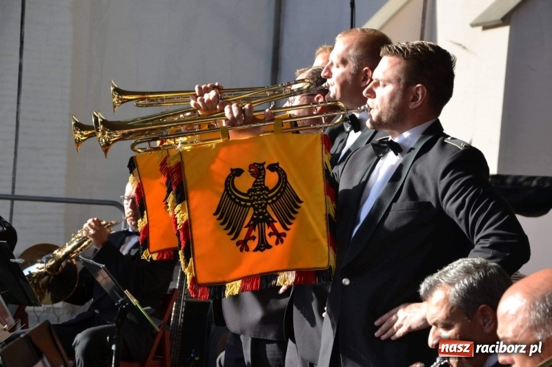 Zdjęcie w galerii na portalu naszraciborz.pl: Orkiestra Bundeswery wystąpiła na Zamku Piastowskim FOTO i WIDEO wiadomości z regionu