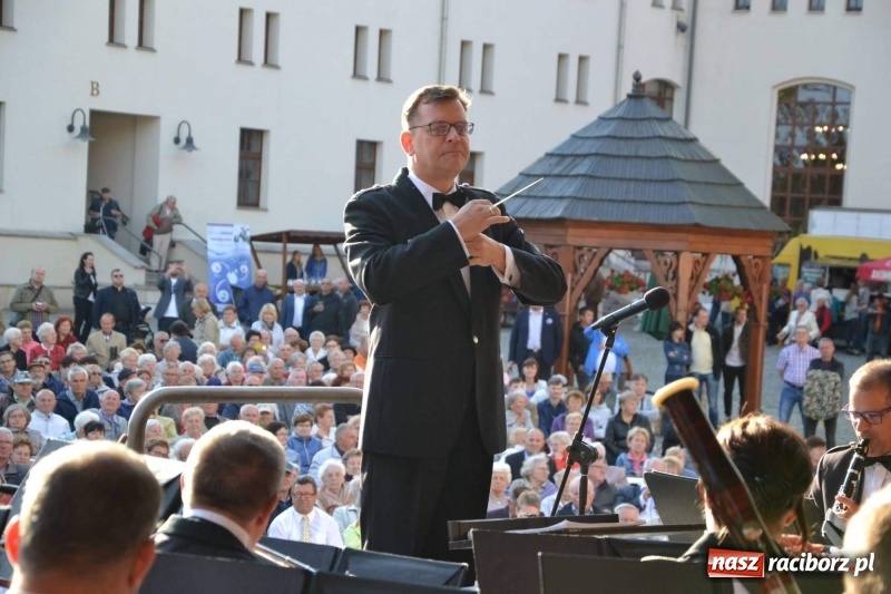 Zdjęcie w galerii na portalu naszraciborz.pl: Orkiestra Bundeswery wystąpiła na Zamku Piastowskim FOTO i WIDEO wiadomości z regionu